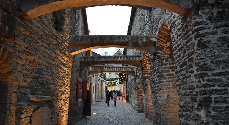 Tour della storia e delle leggende della città vecchia di Tallinn Estonia — #6