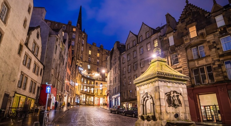 edinburgh-electric-mile-pub-crawl-with-free-shots-en-2