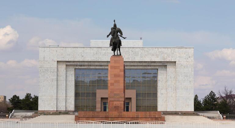 Bishkek Free Tour: Un nómada en el mundo moderno , Kyrgyzstan