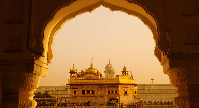 golden-temple-night-view-walking-tour-es-1