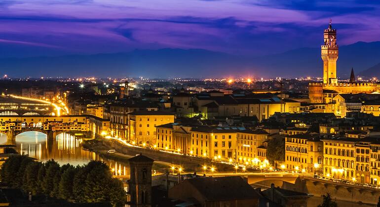 Fiesta guiada por Florencia con chupitos y entrada al club Operado por Scandic Tours