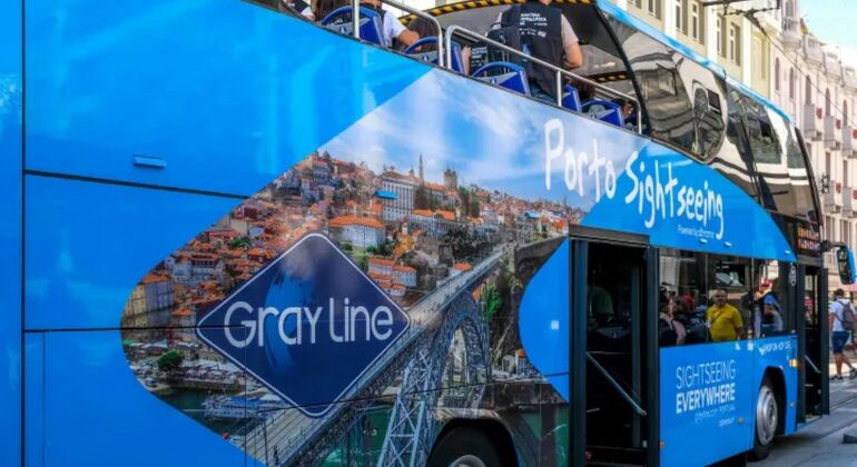 Tour Porto: Bilhete turístico autocarro Hop On Organizado por Charming Tours