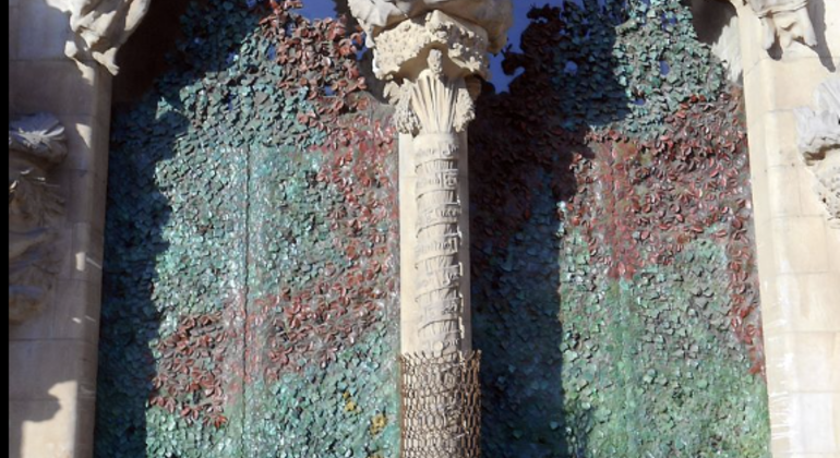 External Tour of the Facades of the Sagrada Familia