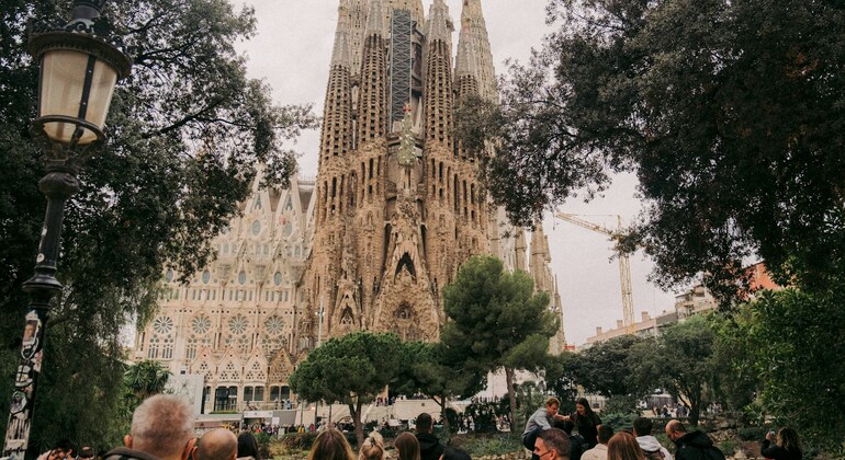free-tour-of-barcelona-dedicated-to-gaudi-en-1