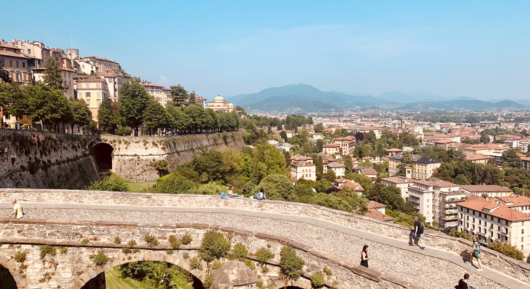 Discover Bergamo Alta Free Tour
