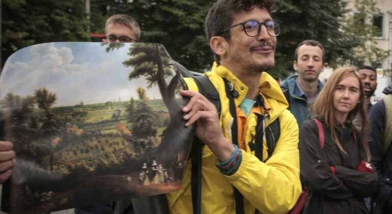 Brussels Tour in Spanish with Chocolate and Belgian Waffle Waffles Belgium — #2