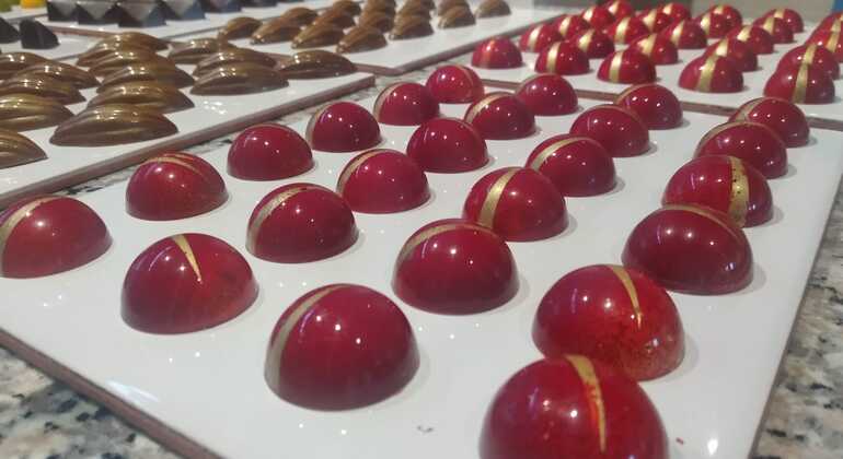 Brussels Tour in Spanish with Chocolate and Belgian Waffle Waffles Belgium — #3