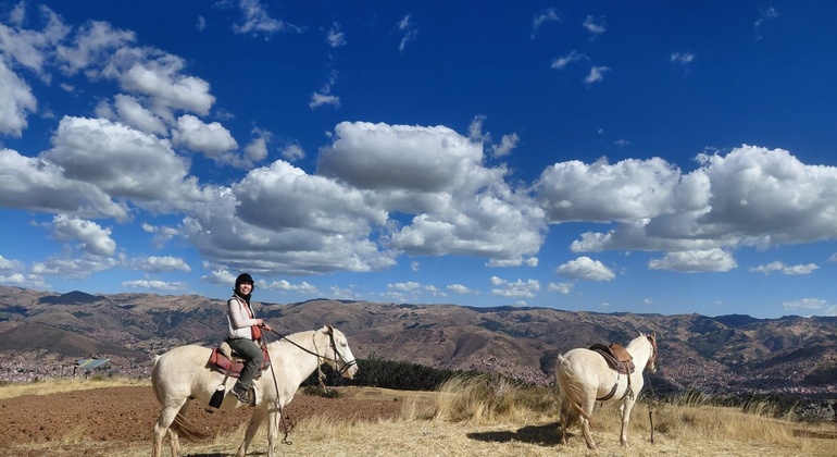 Reiten auf den Spuren der Vorfahren in Cusco: Tempel der Inkas Bereitgestellt von Saturnino Patino Jauja