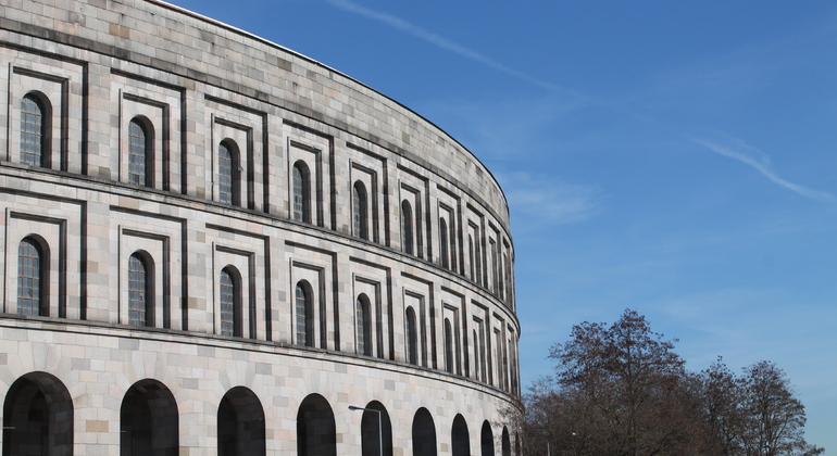 Visita ao Campo de Zeppelin Organizado por Hallo Nuremberg! UG (haltungsbeschränkt)