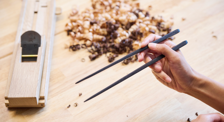 Taller de fabricación de palillos en Shinjuku, Tokio Japón &mdash; #8