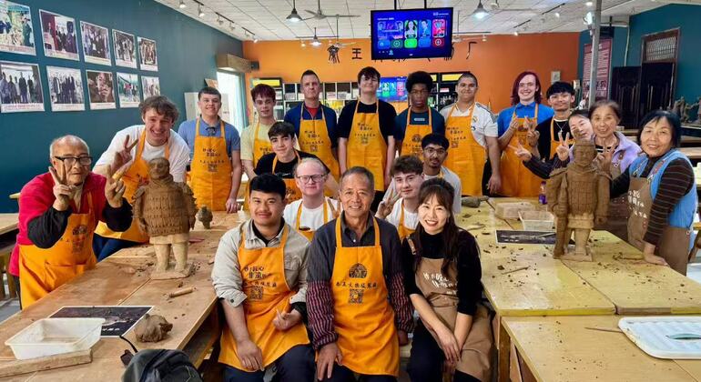 Excursión de un día a los Guerreros de Terracota: Museo en profundidad y experiencia artesanal China &mdash; #6