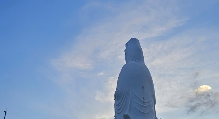 Marble Mountain: Monkey Mountain Group Tour Vietnam &mdash; #2