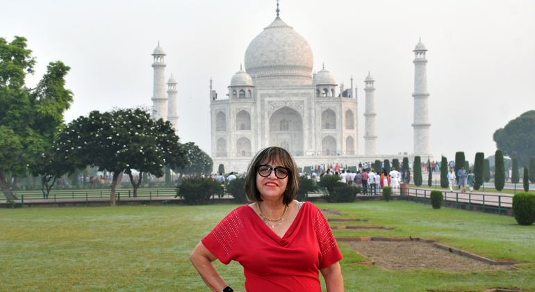 Tour del Taj Mahal all'alba in auto da Delhi India &mdash; #3