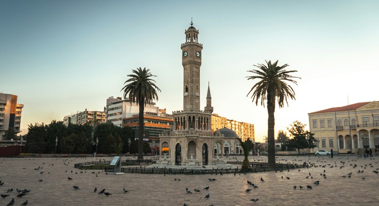 Segreti locali di Izmir: Tour a piedi con una coppia locale Fornito da Ines