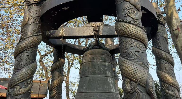 free-tour-hangzhou-cultural-trek-monasteries-carved-cliffs-es-27