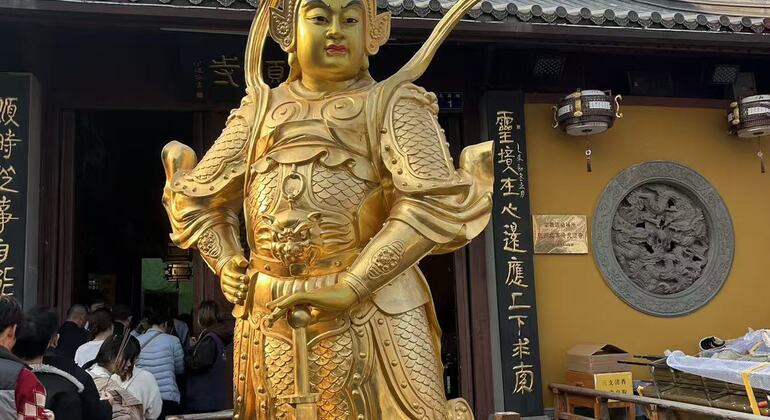 free-tour-hangzhou-cultural-trek-monasteries-carved-cliffs-es-38