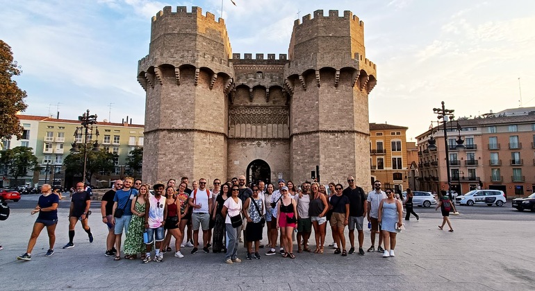 Free Tour Valencia: The Complete Express Experience Provided by Ulises