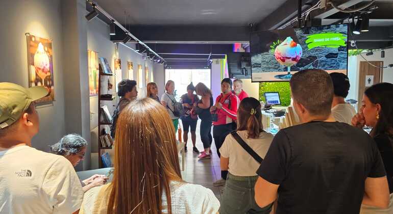 Graffiti Tour en la Comuna 13 & Teleférico Colombia &mdash; #14