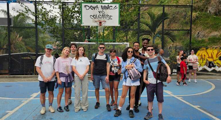 Graffiti Tour en la Comuna 13 & Teleférico Colombia &mdash; #21