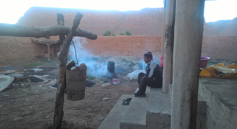 free-tour-randonnees-a-la-vallee-du-ziz-es-12