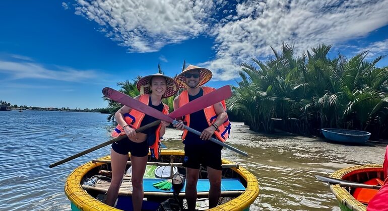 Hoi An Local Market, Basket Boat Ride & Cooking Class Tour
