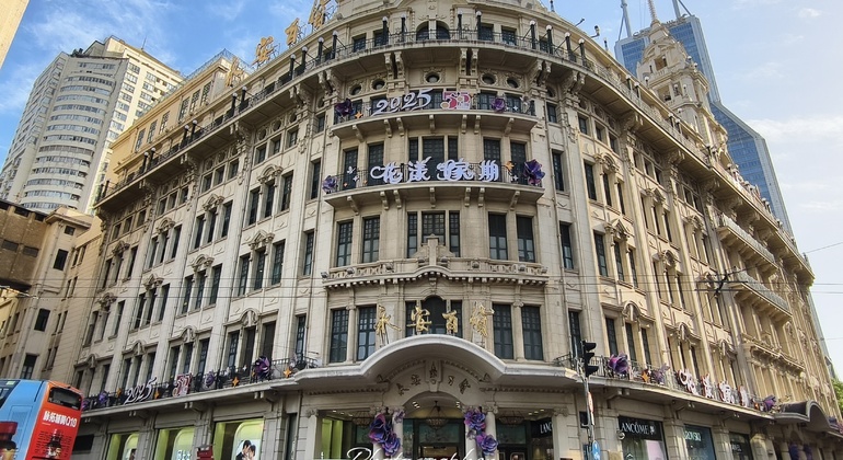 Passeio pela cidade de Xangai através do tempo com a narradora de história Susie! República Popular da China &mdash; #4