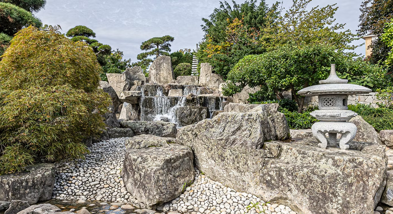 Visita gratuita: Puerta del Jardín Japonés Operado por Jonathan