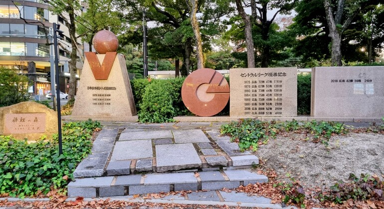 Hiroshima Okonomiyaki Culture & History Walk with Food Specialist Japan &mdash; #4