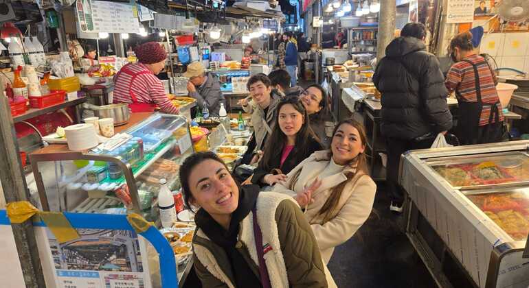 Seúl Guía de Turismo Tradicional Mercado de Pulgas de Dongmyo y Gwangjang Food Tour Corea del Sur &mdash; #13