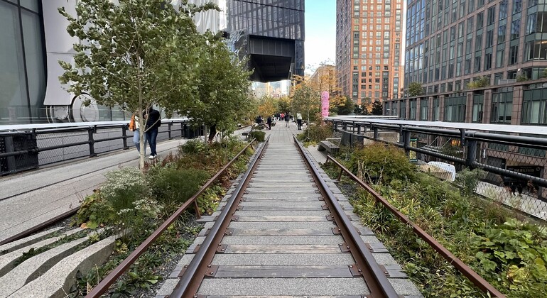 Free Tour NYC at night: The Highline Urban Hike USA &mdash; #18