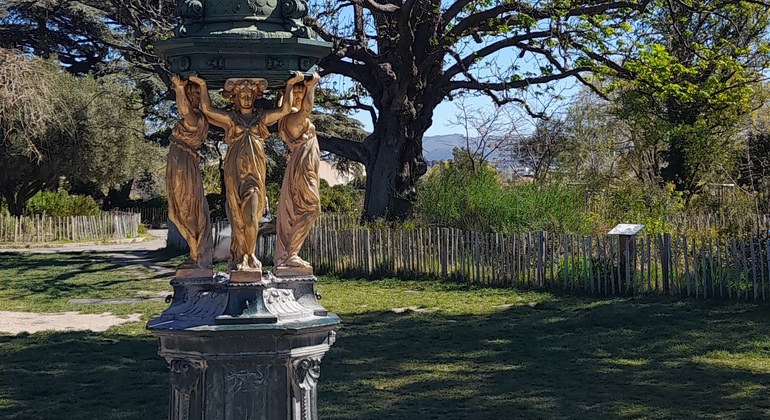 Free Tour: Walk through the Palais Longchamp and its Parks France &mdash; #3