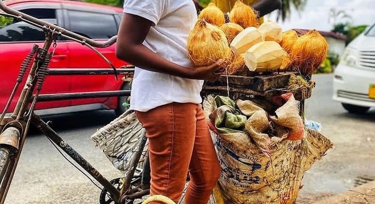 Tour nocturno de leyendas urbanas y linternas de Moshi Tanzania &mdash; #10