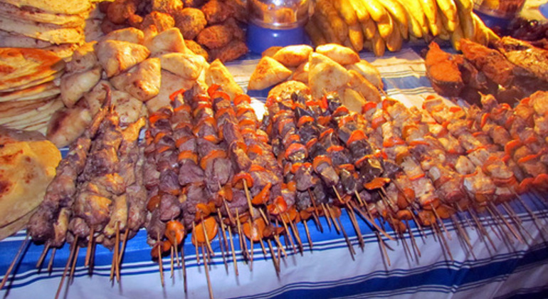 Tour nocturno de leyendas urbanas y linternas de Moshi Tanzania &mdash; #12