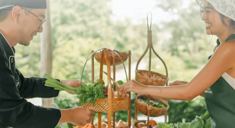 Clase de cocina tailandesa y recorrido por la vida natural