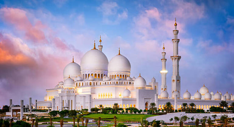 Sheikh Zayed Grand Mosque Walking Tour global.countries. &mdash; #2