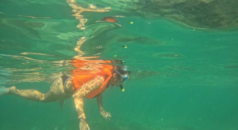 Free Tour: Blue Beach Island Walk