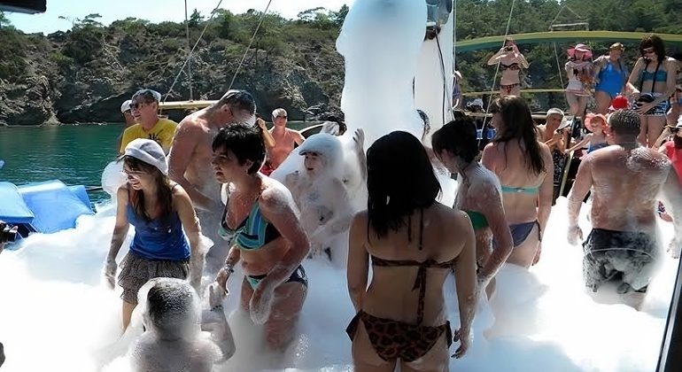 Cruzeiro na Ilha Escondida com almoço e festa da espuma Turquia &mdash; #4