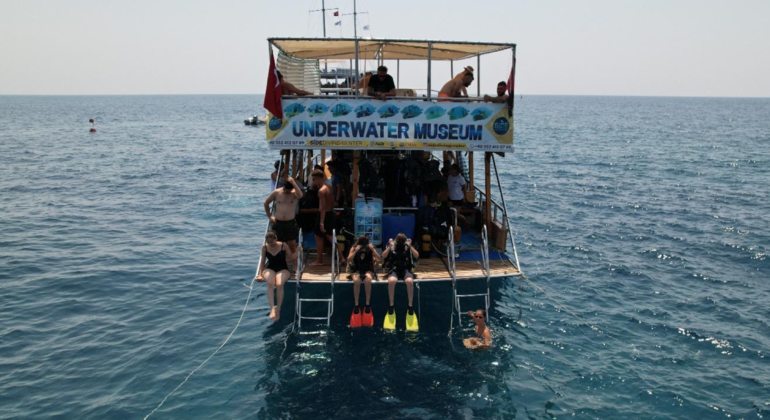 Visita de mergulho ao Museu Submarino, Turkey