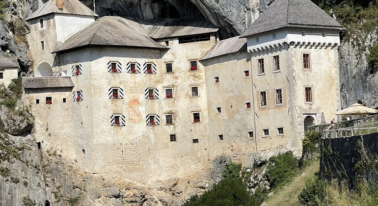 postojna-caves-and-the-medieval-castle-of-predjama-from-ljubljana-en-4