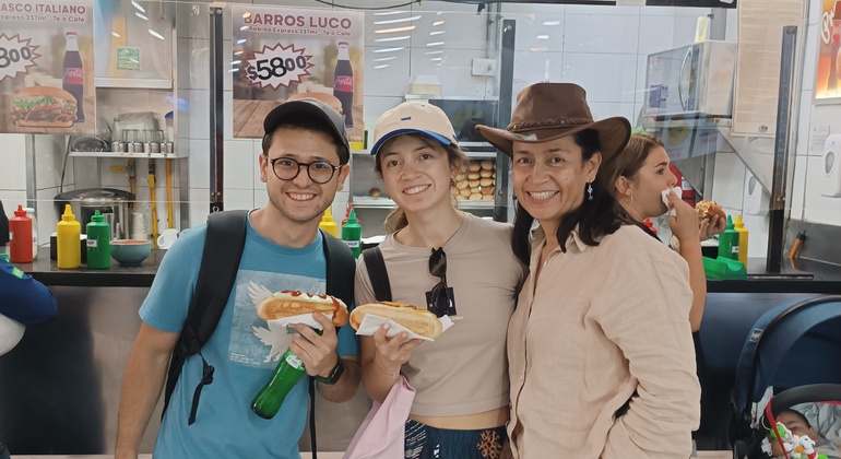 Tour gastronomico di Santiago: mercato e sapori di strada Fornito da Darinka Marinkovic