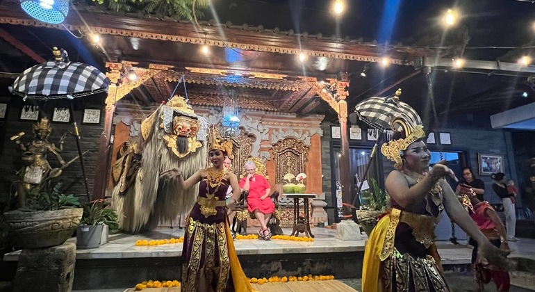 free-walking-tour-the-unique-sunset-bali-beach-en-13