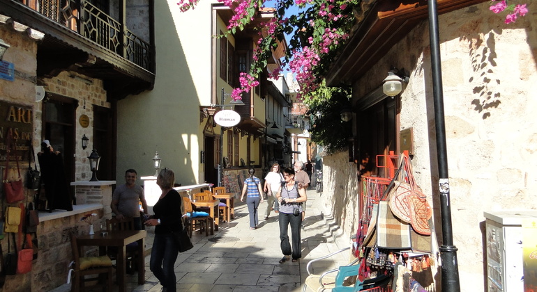Antalya Old Town Kaleiçi Tour gratuito Vecchie tracce e racconti con gusto locale Turchia &mdash; #6