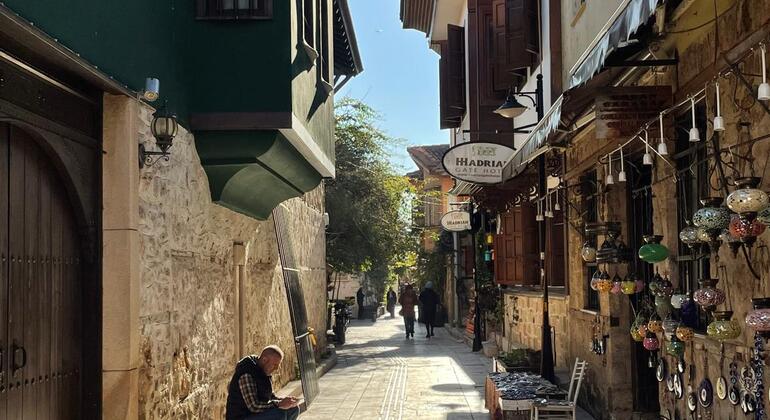 Antalya Old Town Kaleiçi Tour gratuito Vecchie tracce e racconti con gusto locale Turchia &mdash; #12