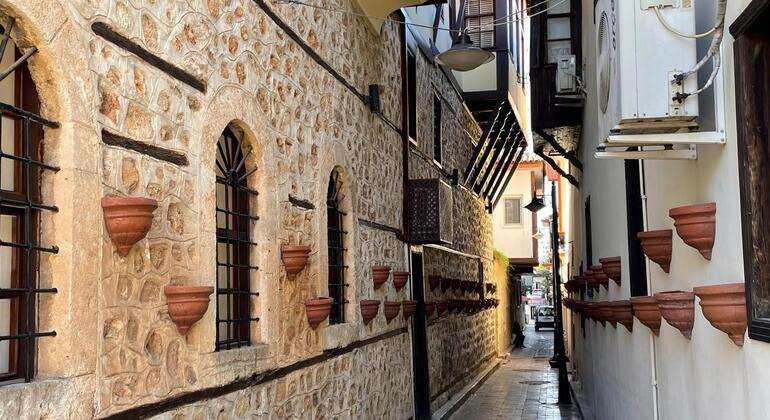 Antalya Old Town Kaleiçi Tour gratuito Vecchie tracce e racconti con gusto locale Turchia &mdash; #14