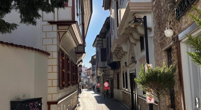 Antalya Old Town Kaleiçi Tour gratuito Vecchie tracce e racconti con gusto locale Turchia &mdash; #15