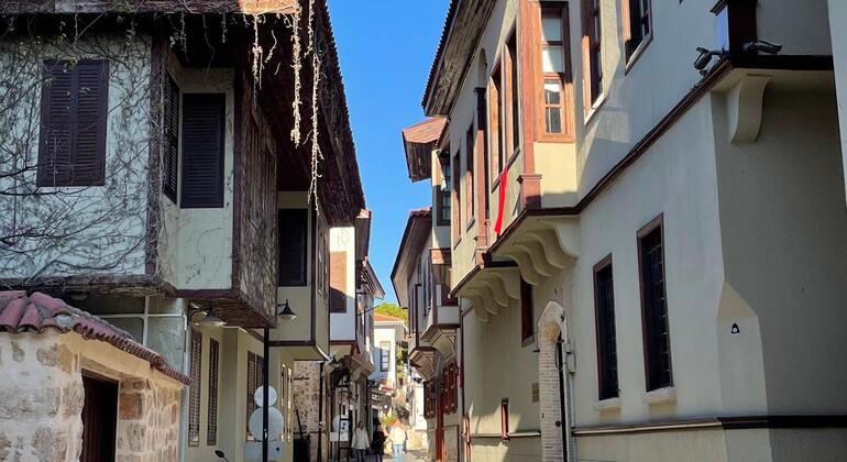 Antalya Old Town Kaleiçi Tour gratuito Vecchie tracce e racconti con gusto locale Turchia &mdash; #17