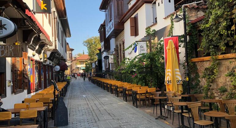 Antalya Old Town Kaleiçi Tour gratuito Vecchie tracce e racconti con gusto locale Turchia &mdash; #24