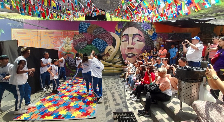 Comuna 13: Graffiti Free Tour & Street Food with Teleferic Colombia &mdash; #2