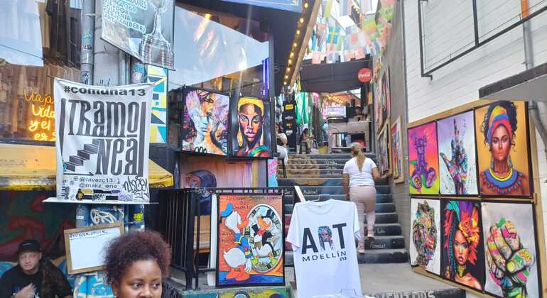 Comuna 13: Graffiti Free Tour & Street Food with Teleferic Colombia &mdash; #7