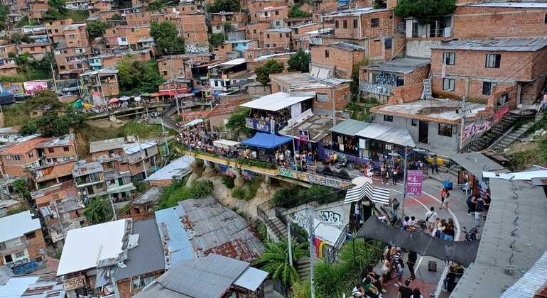 Comuna 13: Graffiti Free Tour & Street Food with Teleferic Colombia &mdash; #9